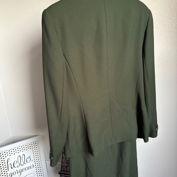 John Meyer Of Norwich Elegant Set of 2Pc Beaded Jacked Skirt Suit  Sz 8 - Picture 13 of 14